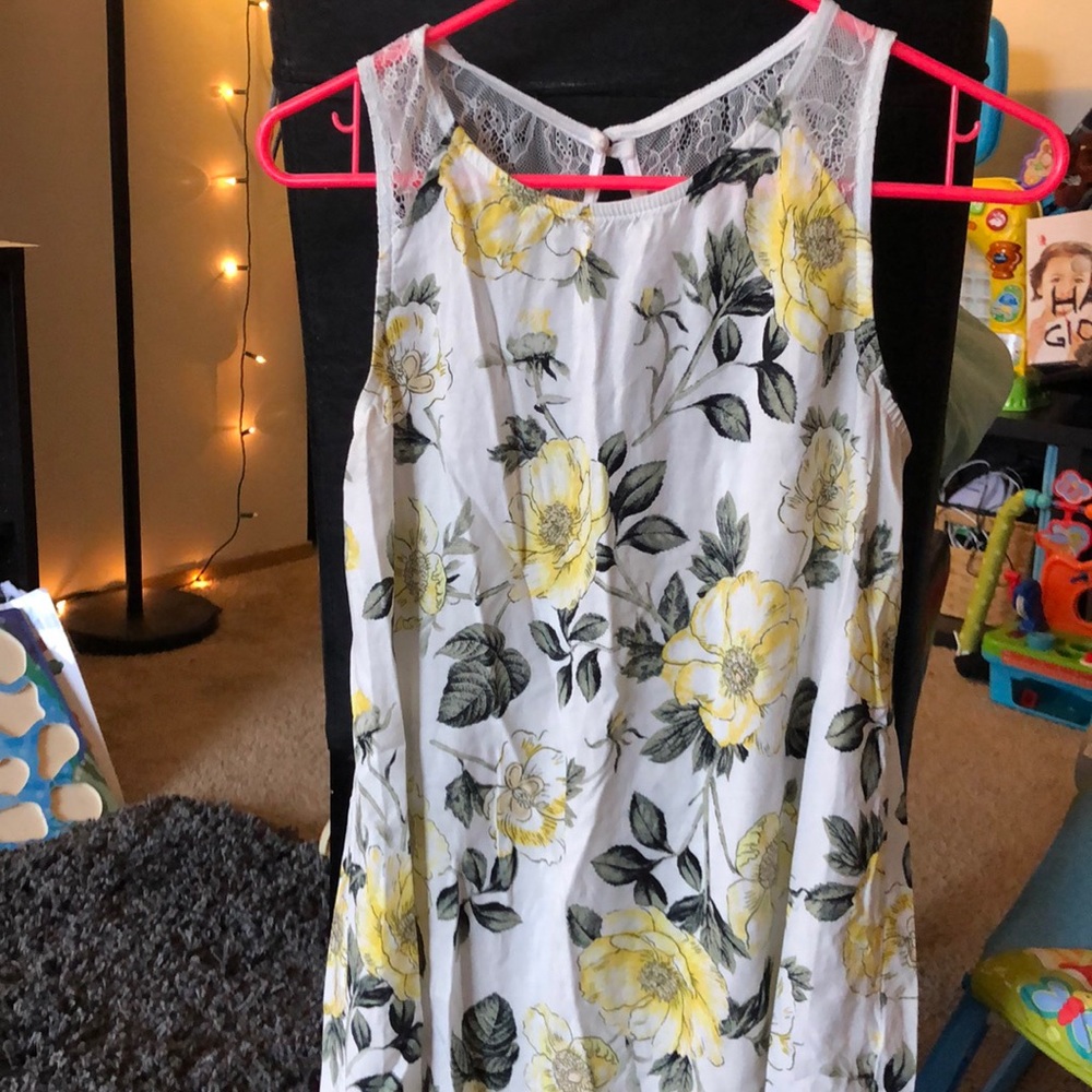 Floral and lace tank top